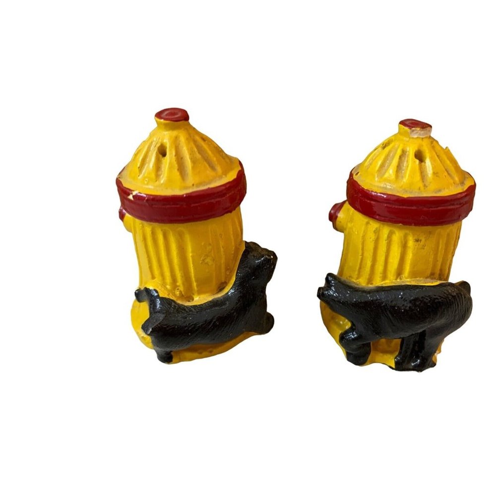 Vintage Chalkware Dog at Fire Hydrant Salt & Pepper Shakers Souvenir